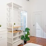 New! Lovely & Friendly In Center B * Милан