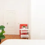 New! Lovely & Friendly In Center B