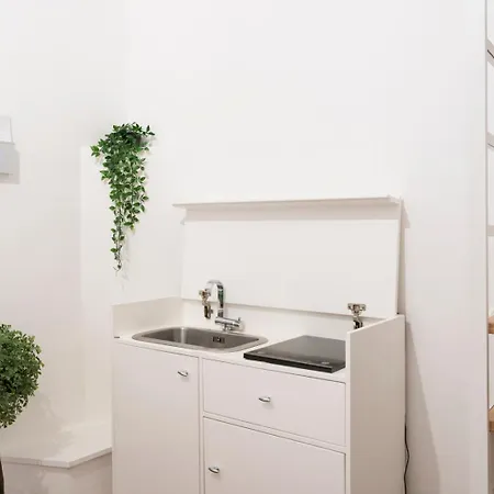 New! Lovely & Friendly In Center B Apartamento Milão